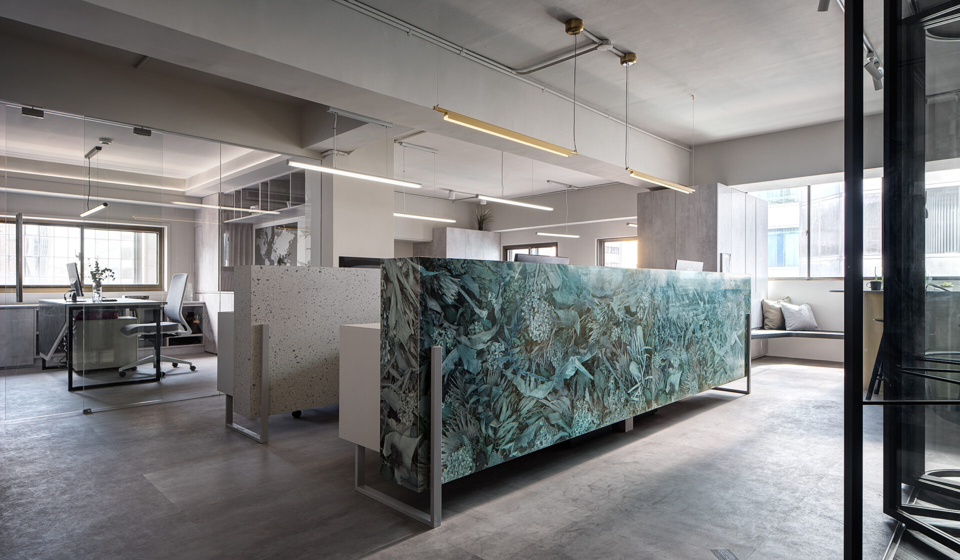 Luxury office interior design by Full House Group, featuring bespoke interiors for high-end businesses in London and Taiwan.