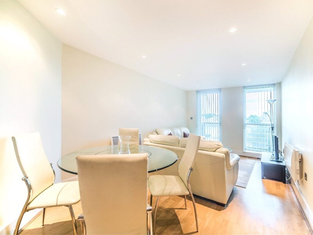 Jellicoe House, 4 St George Wharf 2 bedroom flat for sale 4 St George Wharf，London, SW8