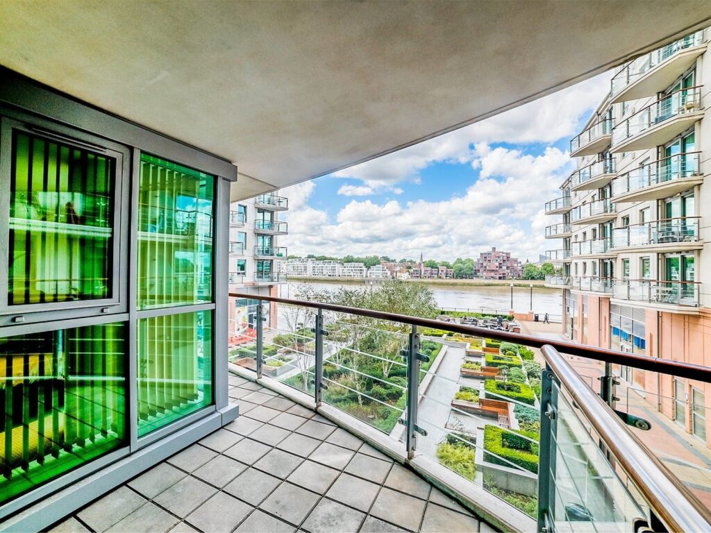 Jellicoe House, 4 St George Wharf 2 bedroom flat for sale 4 St George Wharf，London, SW8