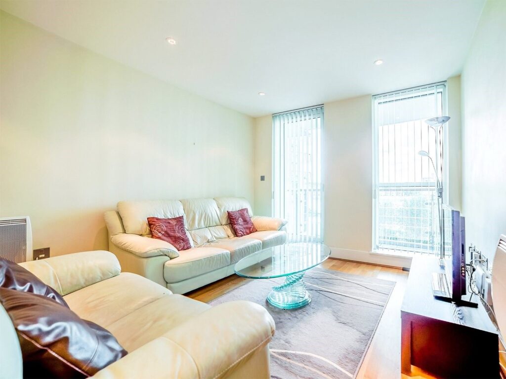 Jellicoe House, 4 St George Wharf 2 bedroom flat for sale 4 St George Wharf，London, SW8