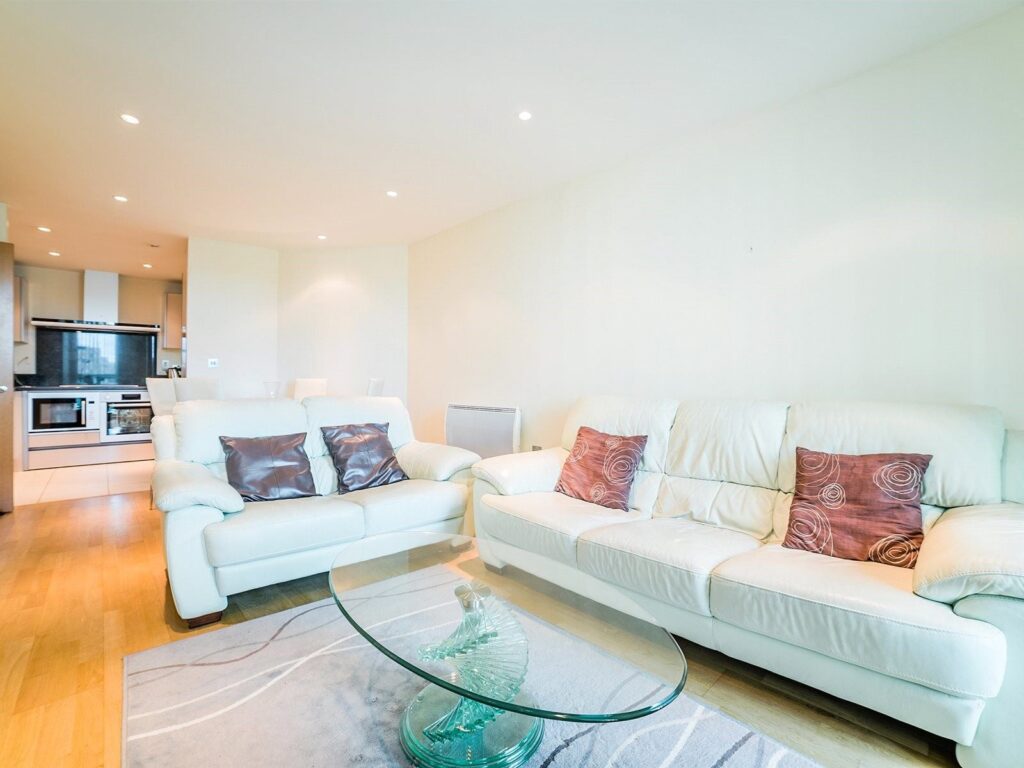 Jellicoe House, 4 St George Wharf 2 bedroom flat for sale 4 St George Wharf，London, SW8