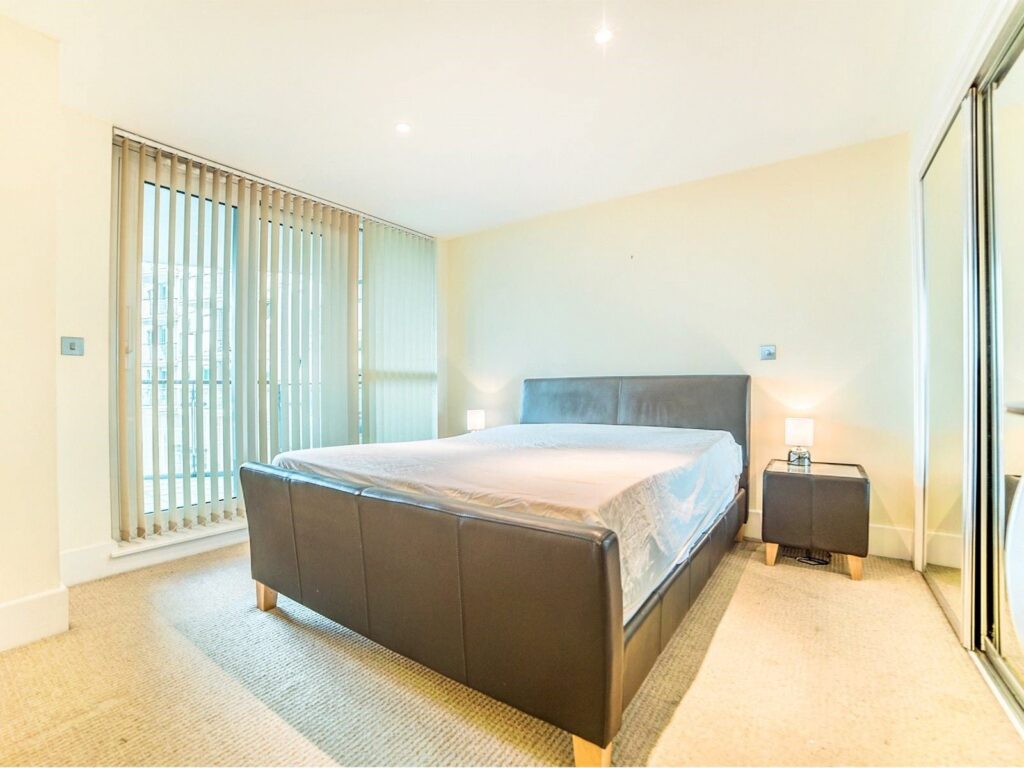 Jellicoe House, 4 St George Wharf 2 bedroom flat for sale 4 St George Wharf，London, SW8