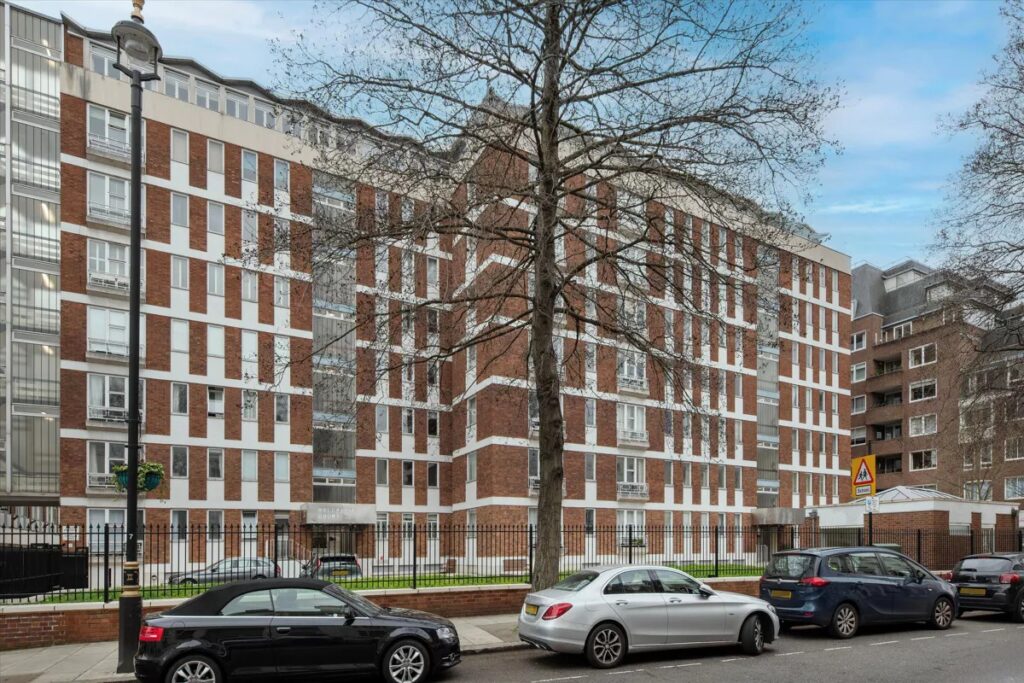 Belgravia Court 1 Bedroom Flat For SaleEbury Street, London, SW1W