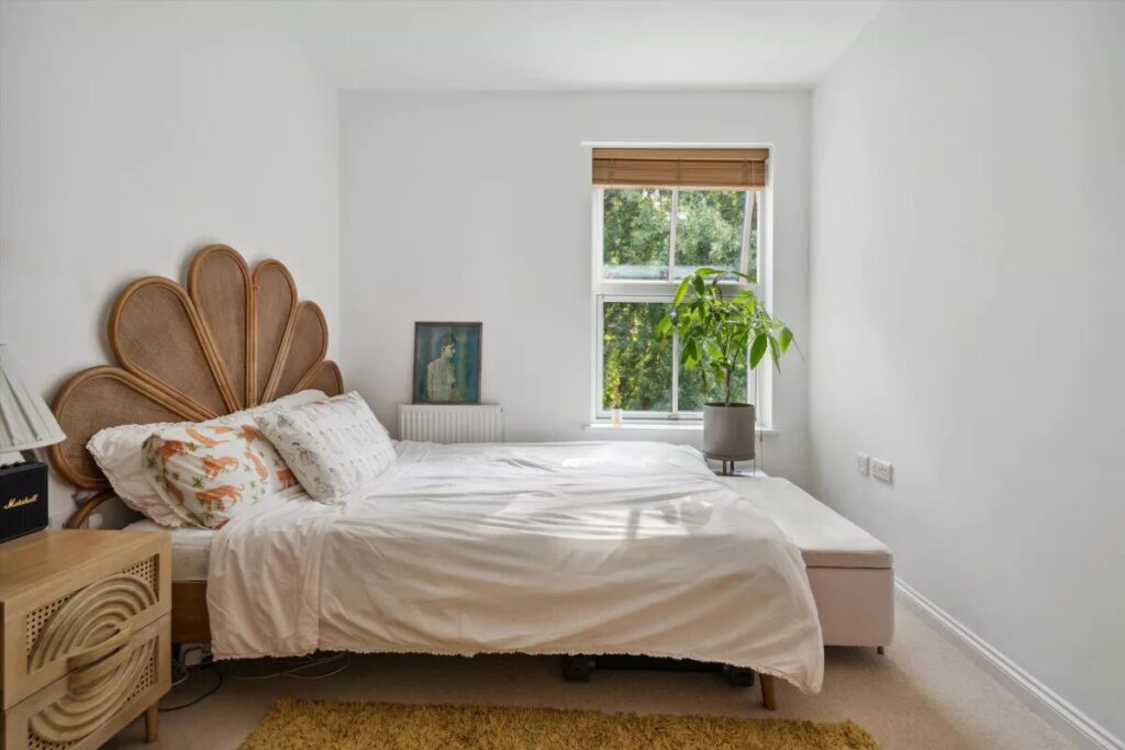 Palladian Gardens 1 bedroom flat for sale Palladian Gardens, London, W4, United Kingdom