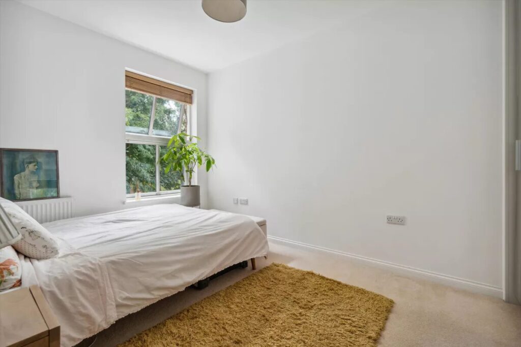 Palladian Gardens 1 bedroom flat for sale Palladian Gardens, London, W4, United Kingdom